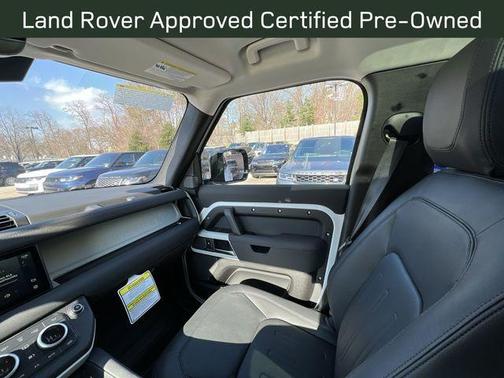 2022 Land Rover Defender 110 SE