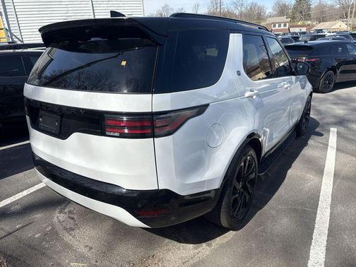 2025 Land Rover Discovery P360 Dynamic SE