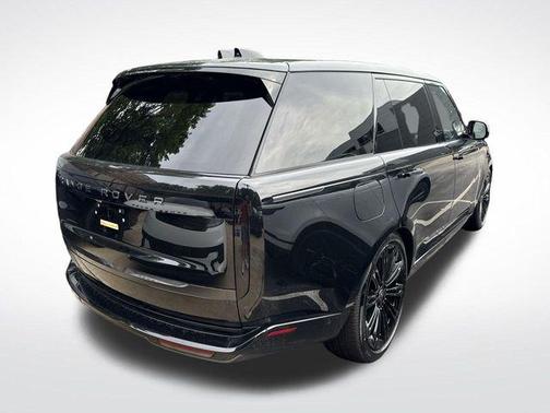 2025 Land Rover Range Rover P400 SE 7 Seat