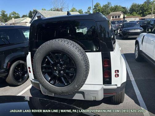 2024 Land Rover Defender 110 P300