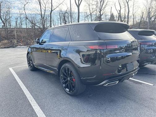2025 Land Rover Range Rover Sport SE
