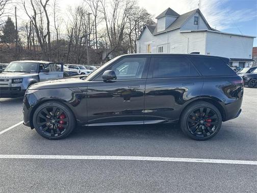 2025 Land Rover Range Rover Sport SE