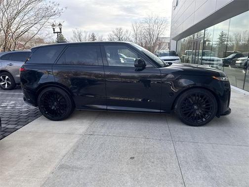 2025 Land Rover Range Rover Sport P635 SV Edition Two
