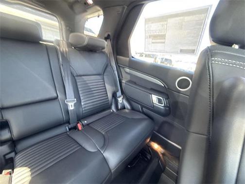2025 Land Rover Discovery P360 Dynamic SE