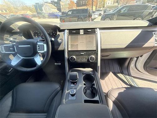 2025 Land Rover Discovery P360 Dynamic SE