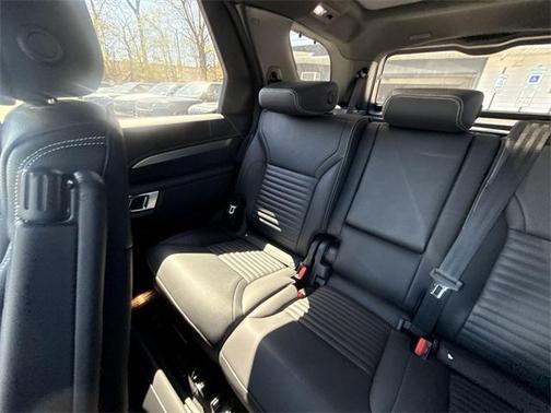 2025 Land Rover Discovery P360 Dynamic SE