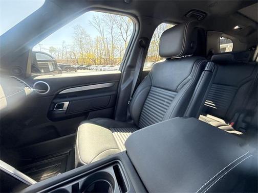 2025 Land Rover Discovery P360 Dynamic SE