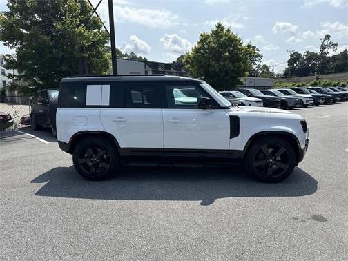 2025 Land Rover Defender 110 P400 X-Dynamic SE