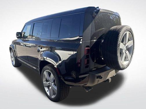 2025 Land Rover Defender X-Dynamic SE