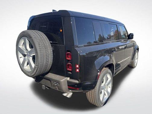 2025 Land Rover Defender X-Dynamic SE