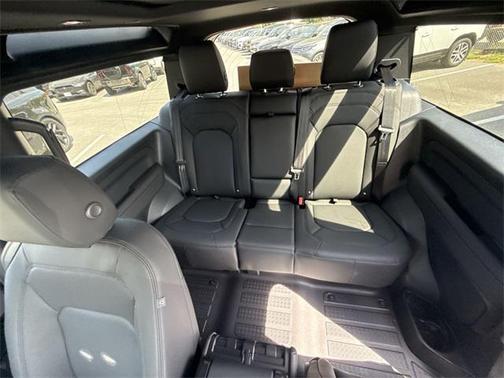2025 Land Rover Defender 90 P300 S