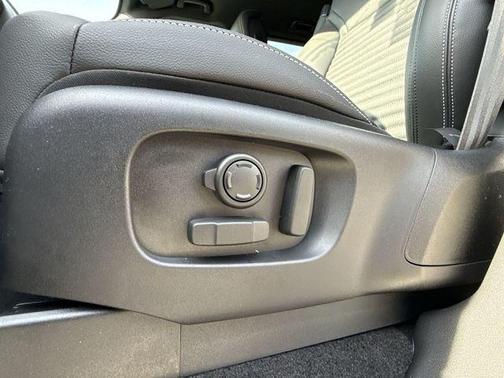 2026 Land Rover Discovery S