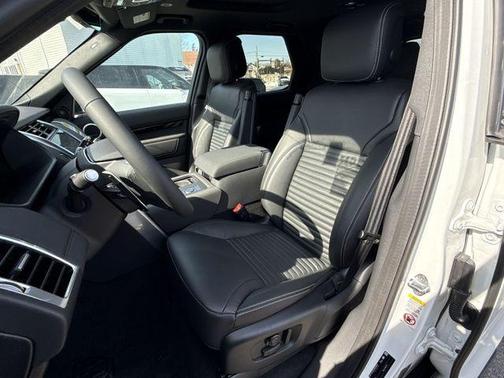 2026 Land Rover Discovery S