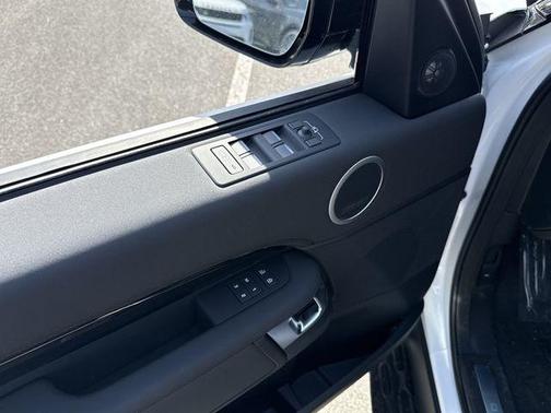 2026 Land Rover Discovery S