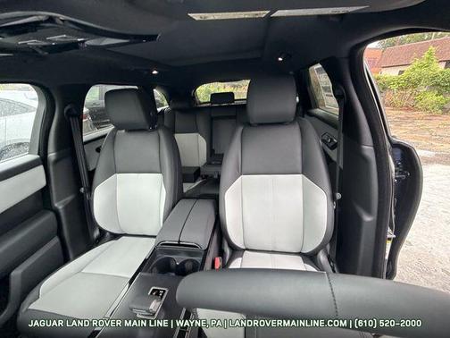 2026 Land Rover Range Rover Velar P250 SE R-Dynamic