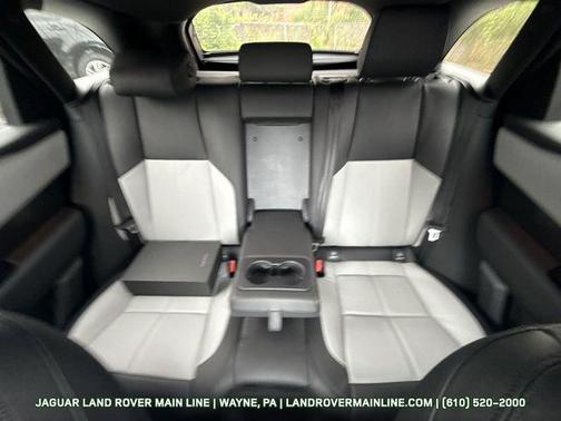 2026 Land Rover Range Rover Velar P250 SE R-Dynamic