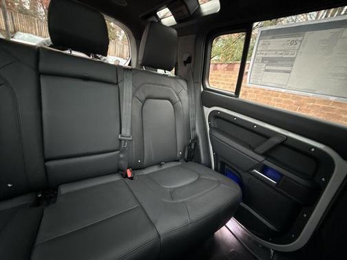 2026 Land Rover Defender 110 X-Dynamic SE