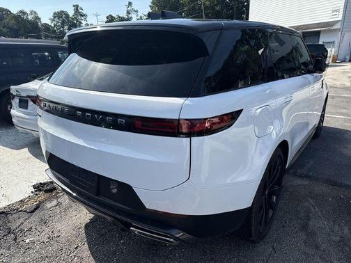 2025 Land Rover Range Rover Sport SE
