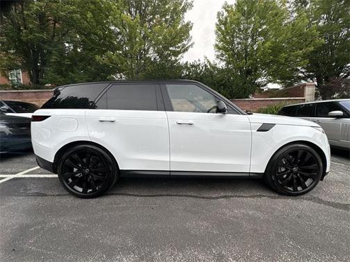2025 Land Rover Range Rover Sport SE