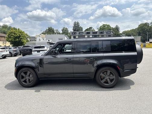 2025 Land Rover Defender 130 P400 X-Dynamic SE