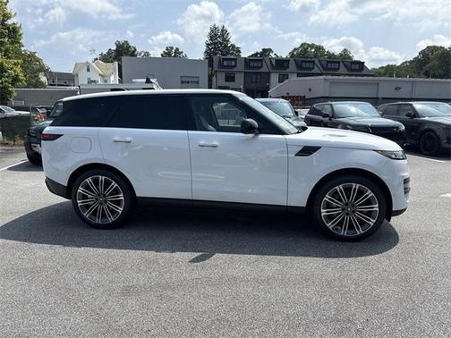 2025 Land Rover Range Rover Sport SE