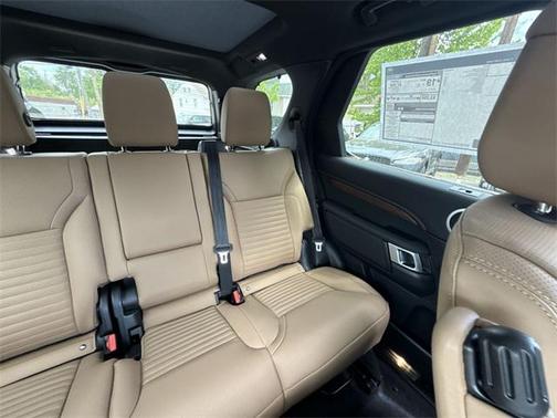 2025 Land Rover Discovery P360 Dynamic SE