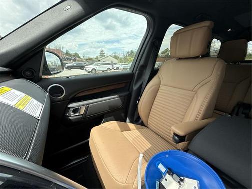 2025 Land Rover Discovery P360 Dynamic SE