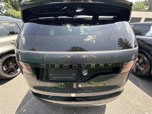 2024 Land Rover Discovery P300 Dynamic SE