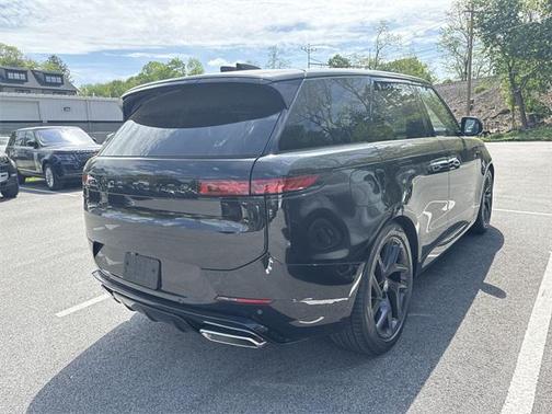 2025 Land Rover Range Rover Sport SE