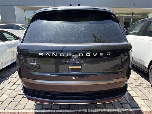 2025 Land Rover Range Rover P400 SE