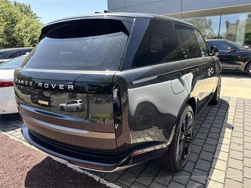 2025 Land Rover Range Rover P400 SE