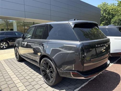 2025 Land Rover Range Rover P400 SE