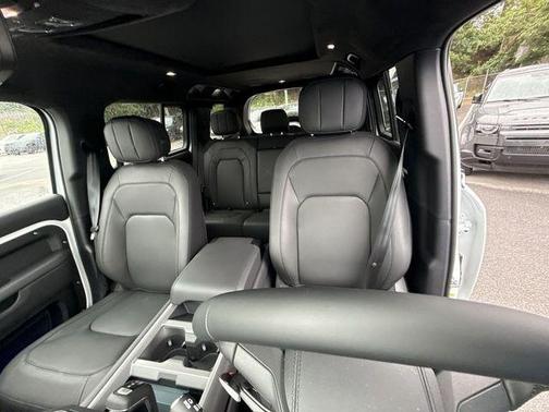 2025 Land Rover Defender P525 V8
