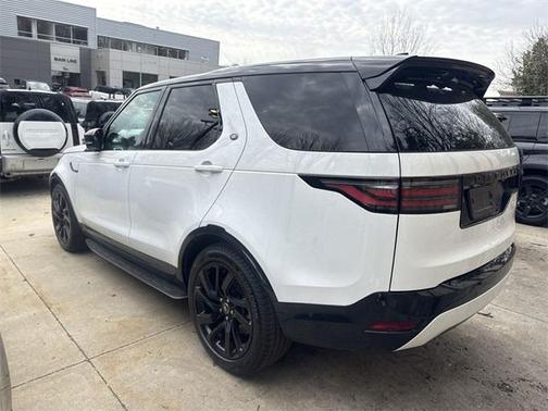 2025 Land Rover Discovery P300 Dynamic SE