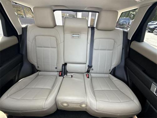 2022 Land Rover Range Rover Sport HSE Silver Edition