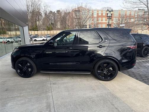 2025 Land Rover Discovery P300 Dynamic SE