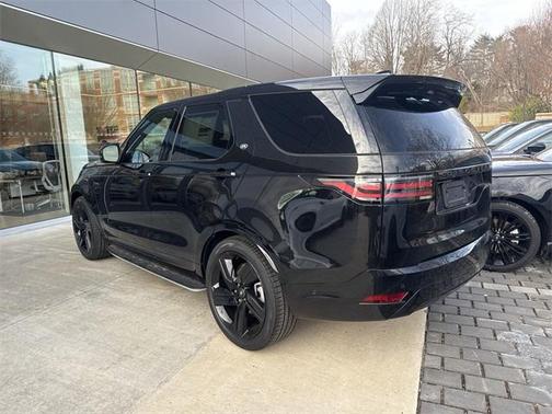 2025 Land Rover Discovery P300 Dynamic SE