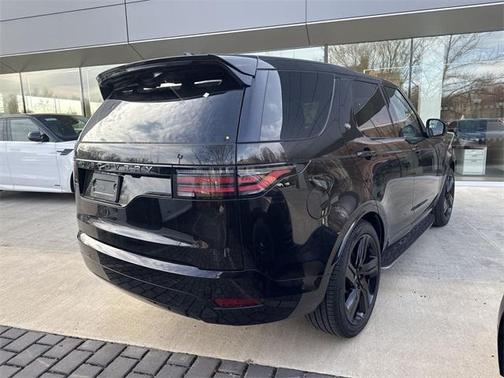 2025 Land Rover Discovery P300 Dynamic SE