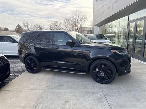 2025 Land Rover Discovery P300 Dynamic SE