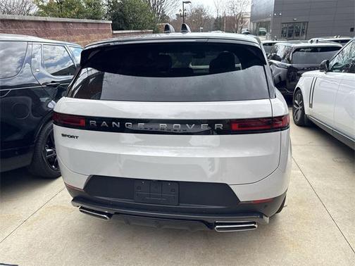 2025 Land Rover Range Rover Sport SE