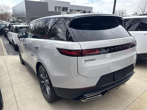 2025 Land Rover Range Rover Sport SE