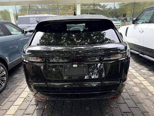 2026 Land Rover Range Rover Velar P250 SE R-Dynamic