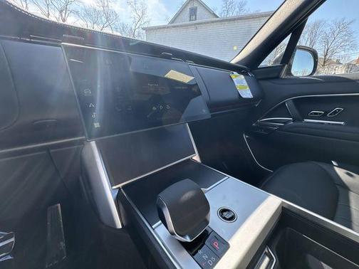 2026 Land Rover Range Rover P530 SE