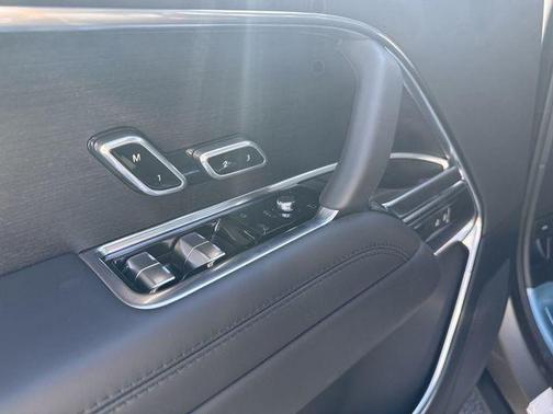 2026 Land Rover Range Rover P530 SE