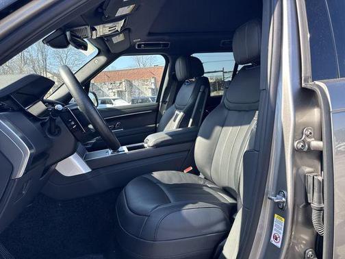 2026 Land Rover Range Rover P530 SE