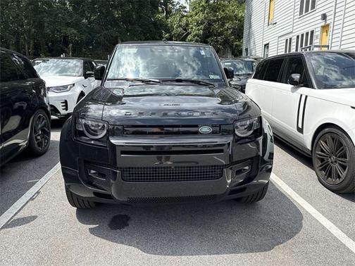 2025 Land Rover Defender 110 P400 X-Dynamic SE