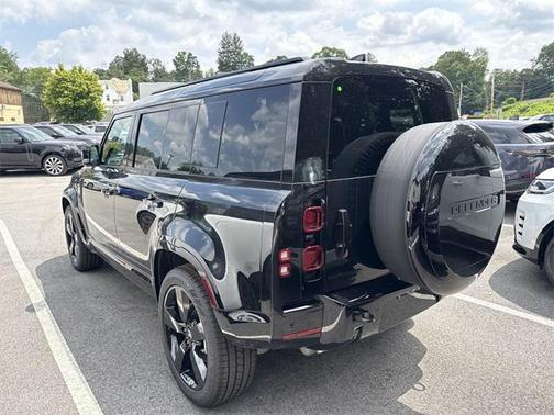 2025 Land Rover Defender 110 P400 X-Dynamic SE