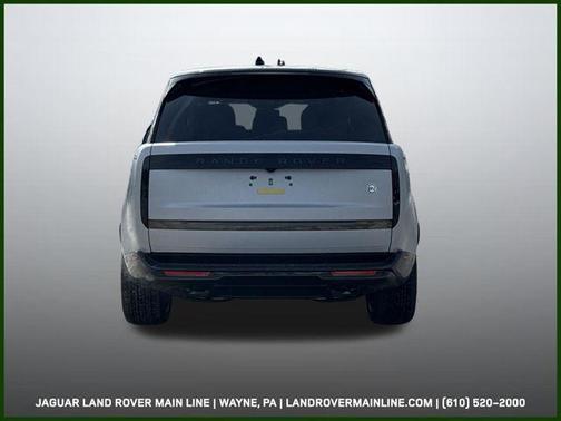 2026 Land Rover Range Rover P615 SV