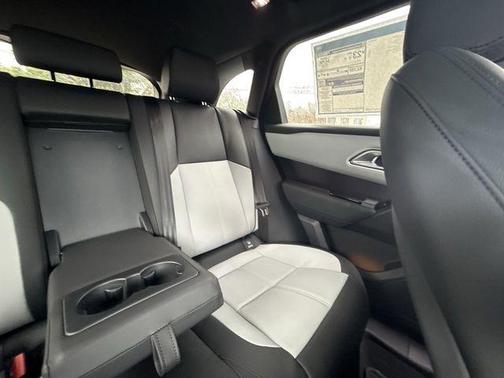 2026 Land Rover Range Rover Velar Dynamic SE