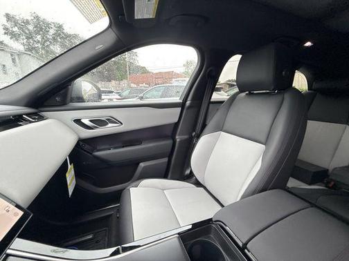 2026 Land Rover Range Rover Velar Dynamic SE